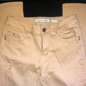 Wanna better butt? Mid-rise jeans